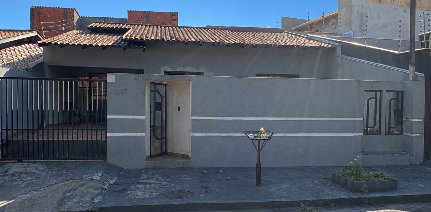Antes — Pintura residencial em andamento